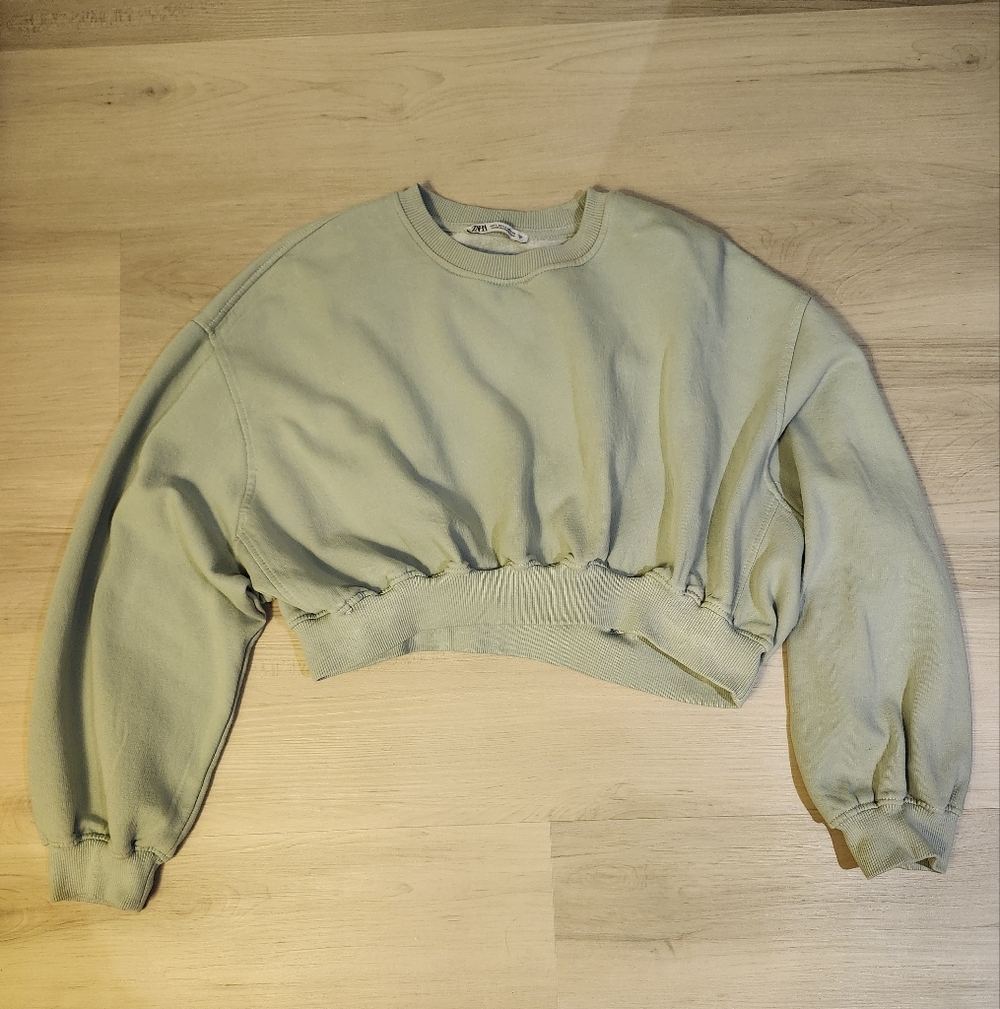 Zara Green Cropped Crew Neck Sweater